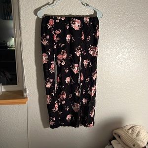 💜3/$12 Floral Maxi Skirt